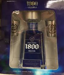 1800 Silver Tequila gift set